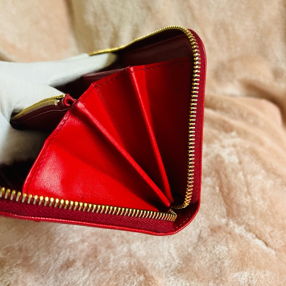 Prada Zip-Around Saffiano Leather - Picture 9 of 16